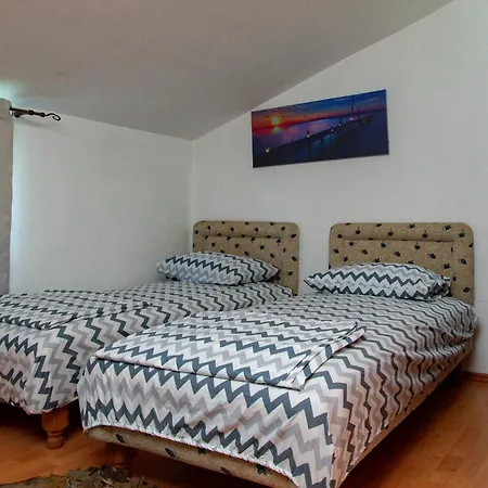Astoria بودغوريتْسا