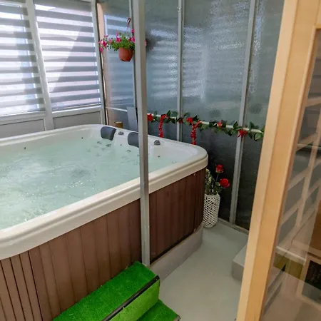 Astoria * بودغوريتْسا