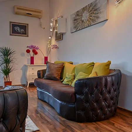 Astoria بودغوريتْسا