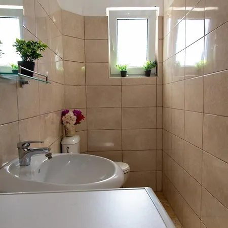 Astoria * بودغوريتْسا